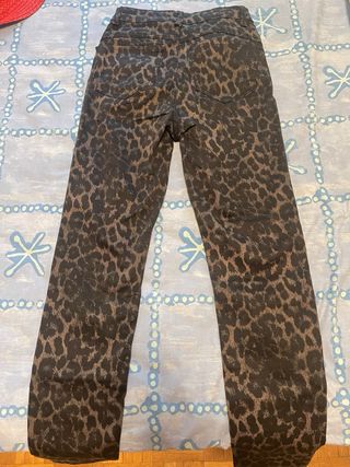 Pantalones de leopardo