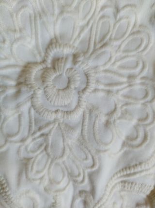 Top bordado blanco