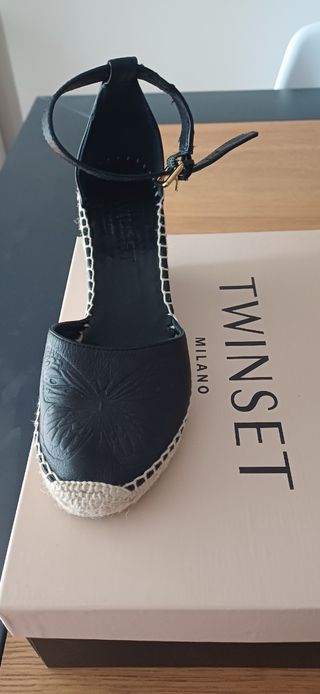 Scarpe zeppa Twinset pelle nera con farfalla