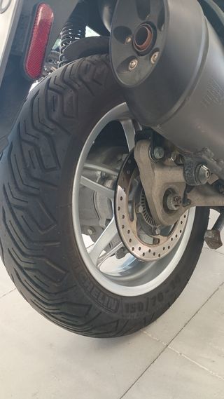 Piaggio Beverly 350 .