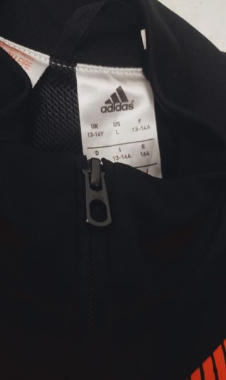 Chaqueta Adidas Predator Negra y Roja talla 13-14
