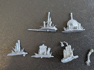 5 Figuras Zombies Miniaturas Plástico