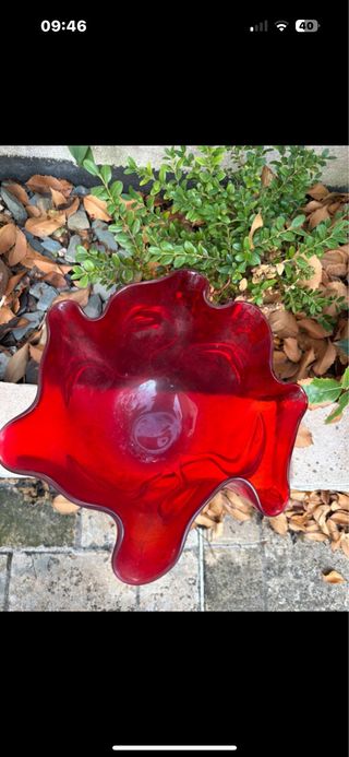 Vaso in vetro rosso decorato Vintage