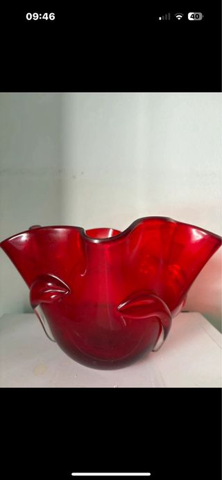 Vaso in vetro rosso decorato Vintage