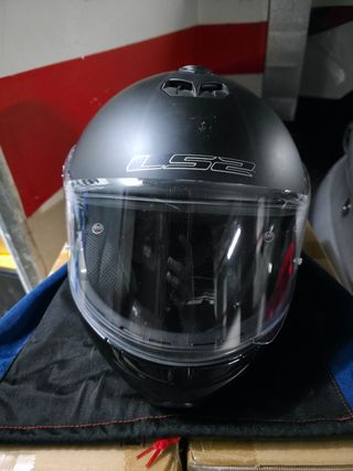 Casco de moto LS2 negro