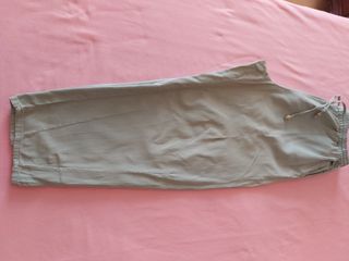 Pantalón cropped verde