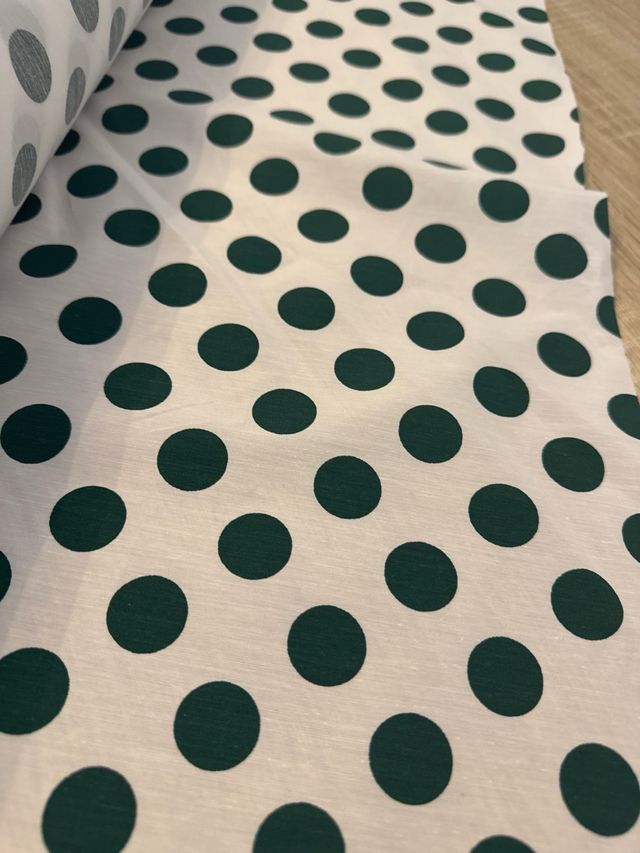 Rollo tela lunares 80cm ancho.