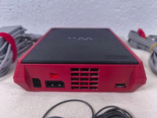 Nintendo Wii Mini Roja + Super Mario Bros Wii