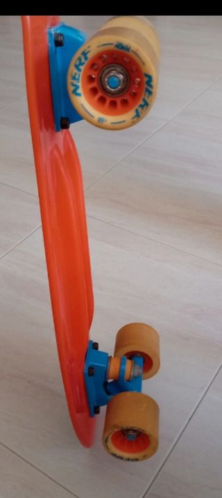 Monopatín Nerf Azul y Naranja