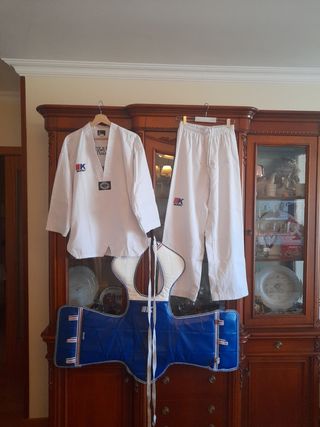 Equipamiento Taekwondo: Kimono y Peto
