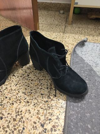 Botines de ante negros