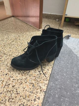Botines de ante negros