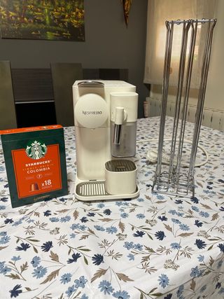 Cafetera Nespresso DeLonghi Blanca