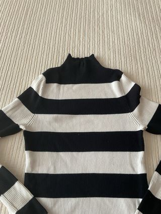 Jersey de rayas cuello alto