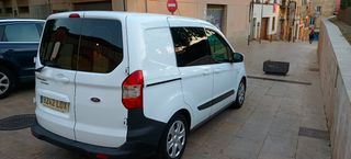 Ford Transit Courier 2020