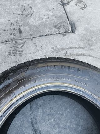 4 Neumáticos Invierno 195/65 R15 por 100€
