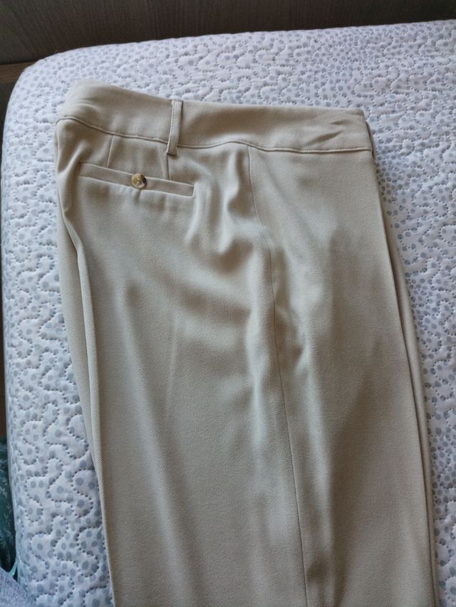 Traje de chaqueta beige PICOTAZOS