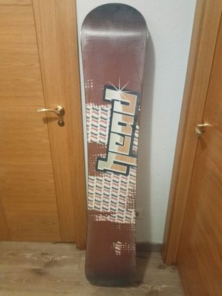Tabla Snowboard y fijaciones Head