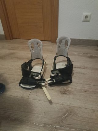 Tabla Snowboard y fijaciones Head