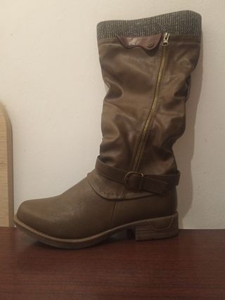Botas altas piel sintética marrones