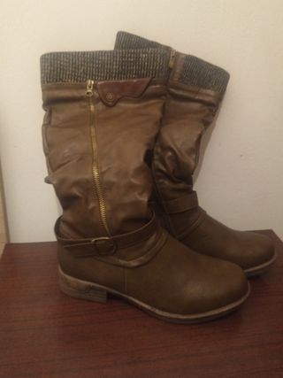 Botas altas piel sintética marrones