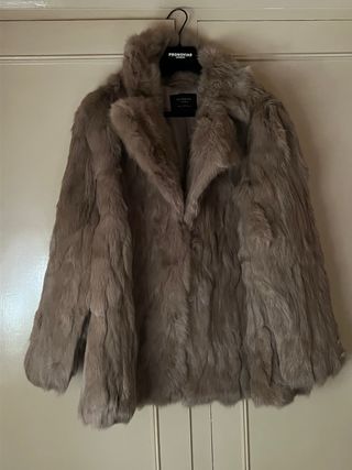 Chaqueta de piel beige El Corte Inglés