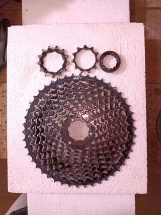 Cassette piñonera Bicicleta 11-46T HG