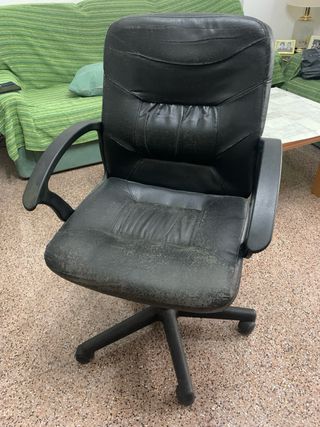 Silla de oficina negra