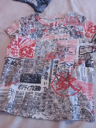 3 Camisetas Bershka Estampadas Talla XS