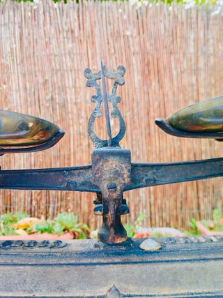 Báscula Antigua Hierro con Platos