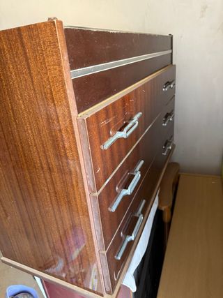 Cajonera de madera y metal