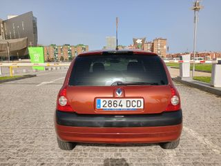 Renault Clio 2004
