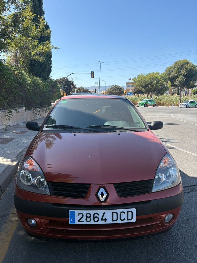 Renault Clio 2004