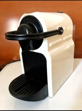 Cafetera Nespresso Inissia Blanca