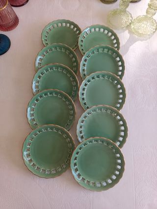 10 Platillos de Pan Verdes con Borde Dorado