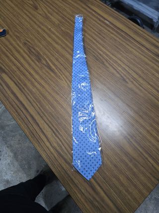 Corbata azul con estampado