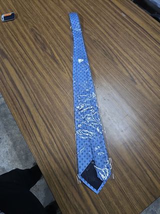 Corbata azul con estampado