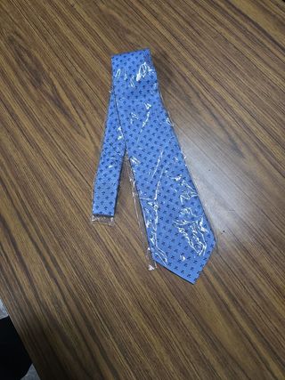 Corbata azul con estampado