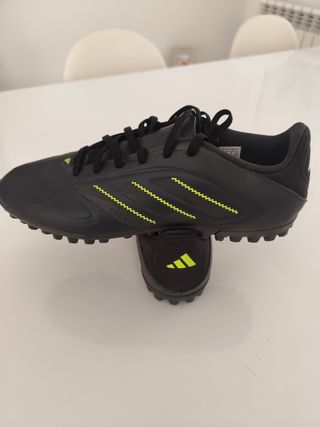 Botas de fútbol Adidas multitaco T41