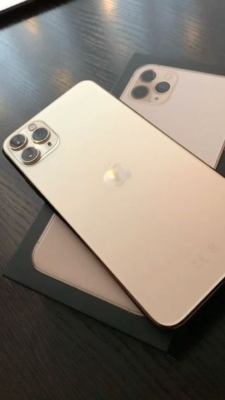 iPhone 11 Pro Max Dorado