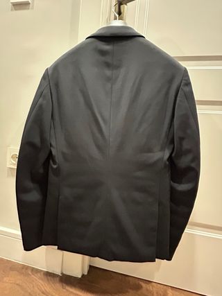 Americana Prada Negra Acolchada