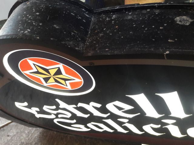 Letrero luminoso Estrella Galicia