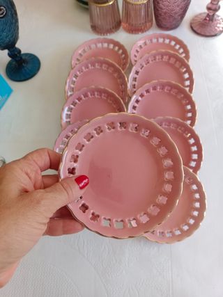 10 platillos de pan con borde dorado