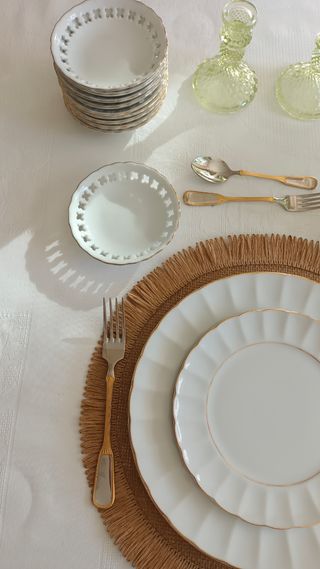 10 Platillos de Pan Porcelana Blanco y Dorado