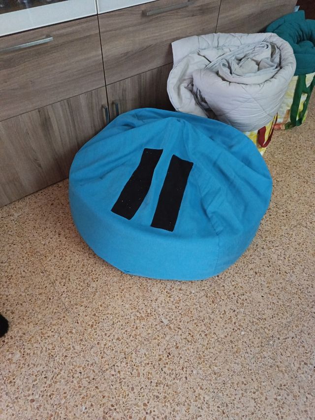 Sillón Puff azul de tela