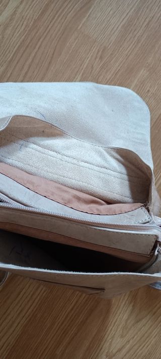 Bolso de piel beige