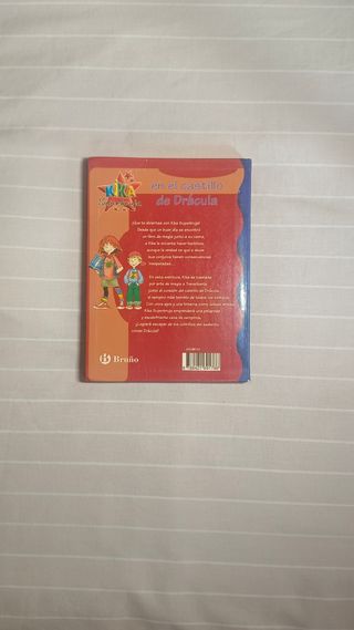 KIKA SUPERBRUJA EN CASTILLO DRACULA (10)