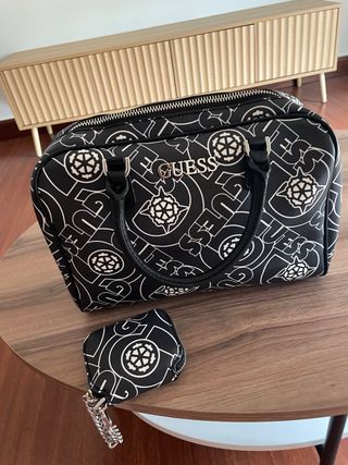Bolso Guess Negro con Monedero