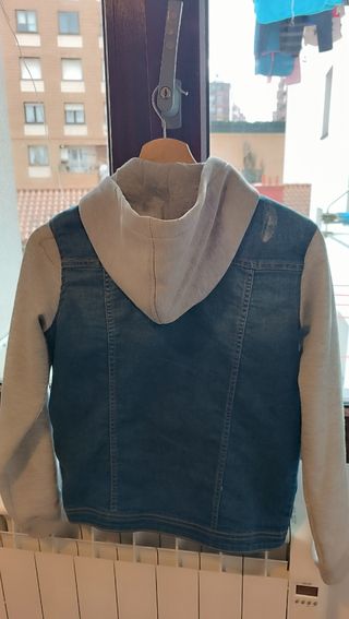 Chaqueta vaquera con capucha niño