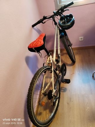 Bicicleta Decathlon plateada